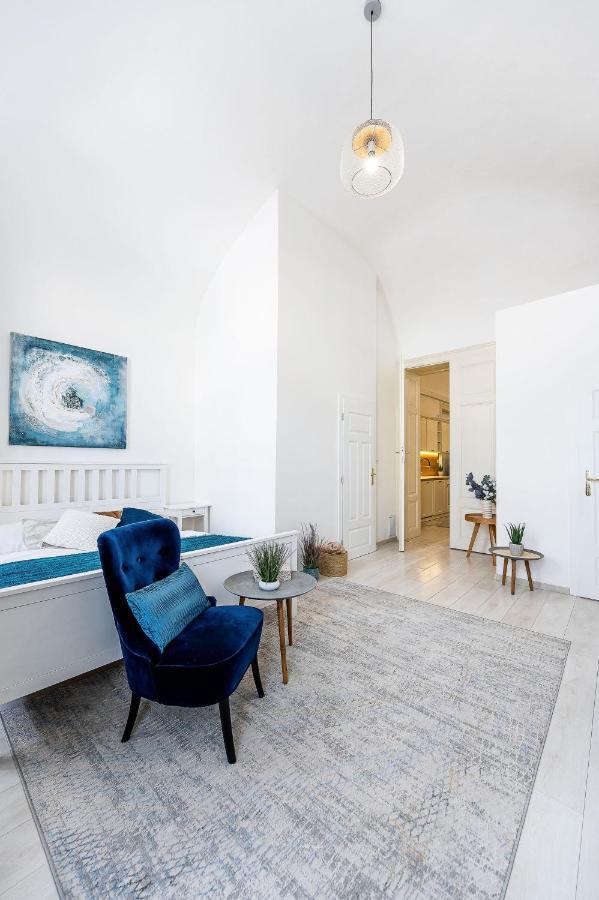 Center Apartment Mlynska Kosice With Private Parking Exterior foto