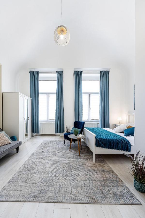 Center Apartment Mlynska Kosice With Private Parking Exterior foto